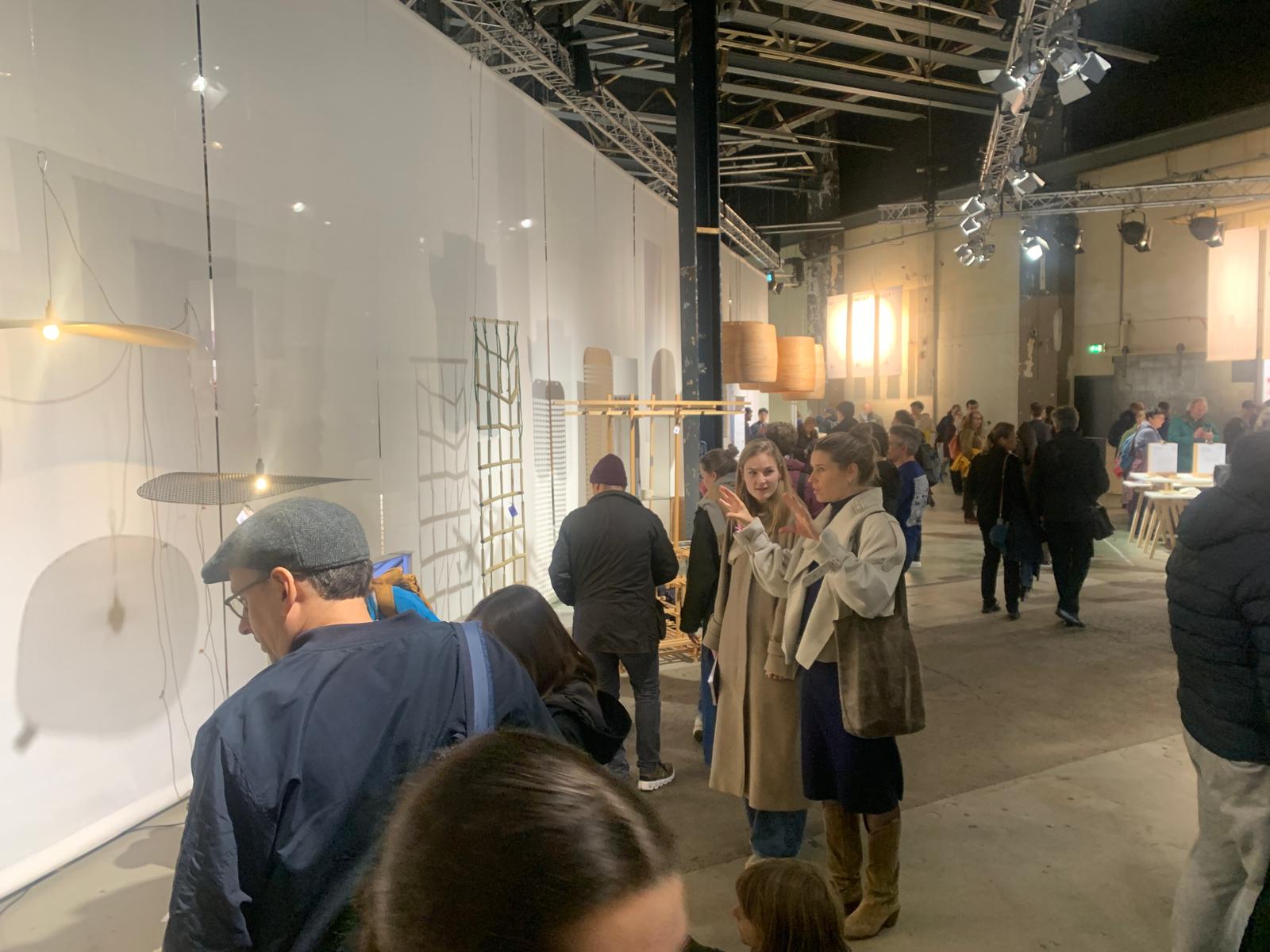 SuperBios-DDW25-stand